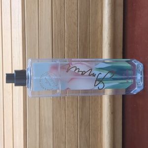 Bath & Body Works Amour LA FLEUR Mist. (Missing plastic cap).